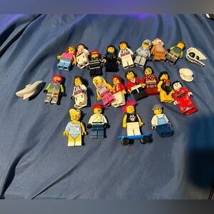 20 Lego Minifigures Bundle